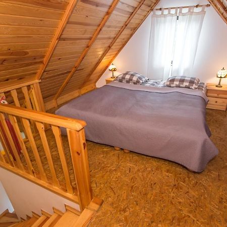 Dom Nad Jeziorem Sapowice Esterno foto