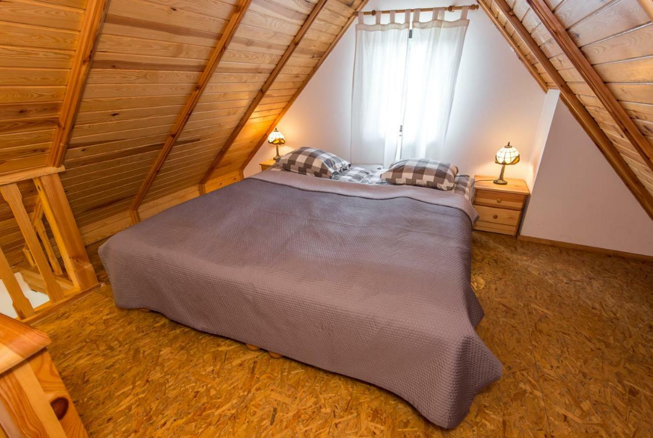 Dom Nad Jeziorem Sapowice Esterno foto